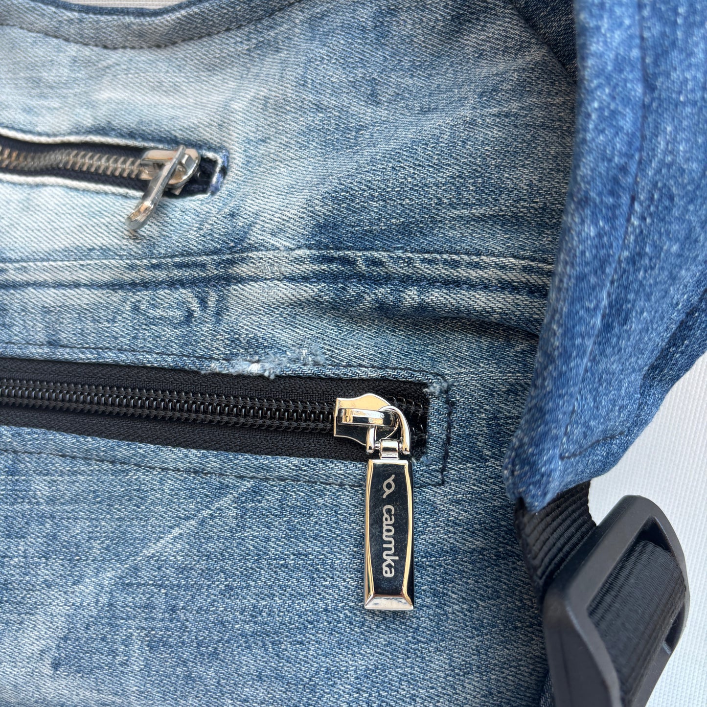 Riñonera "Special ♻️ Jeans Recycled ♻️ Súper Top + Bolsillo trasero con doble cremallera · Pieza Única Núm. 17823