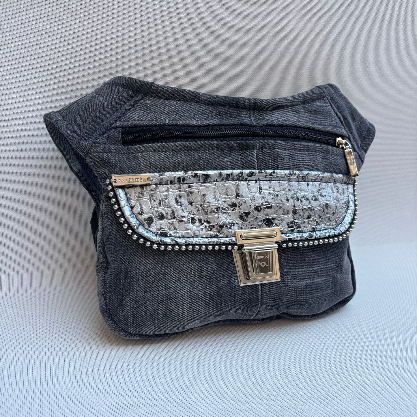 Riñonera "Special ♻️ Jeans Recycled ♻️ · Pieza Única Núm. 17825