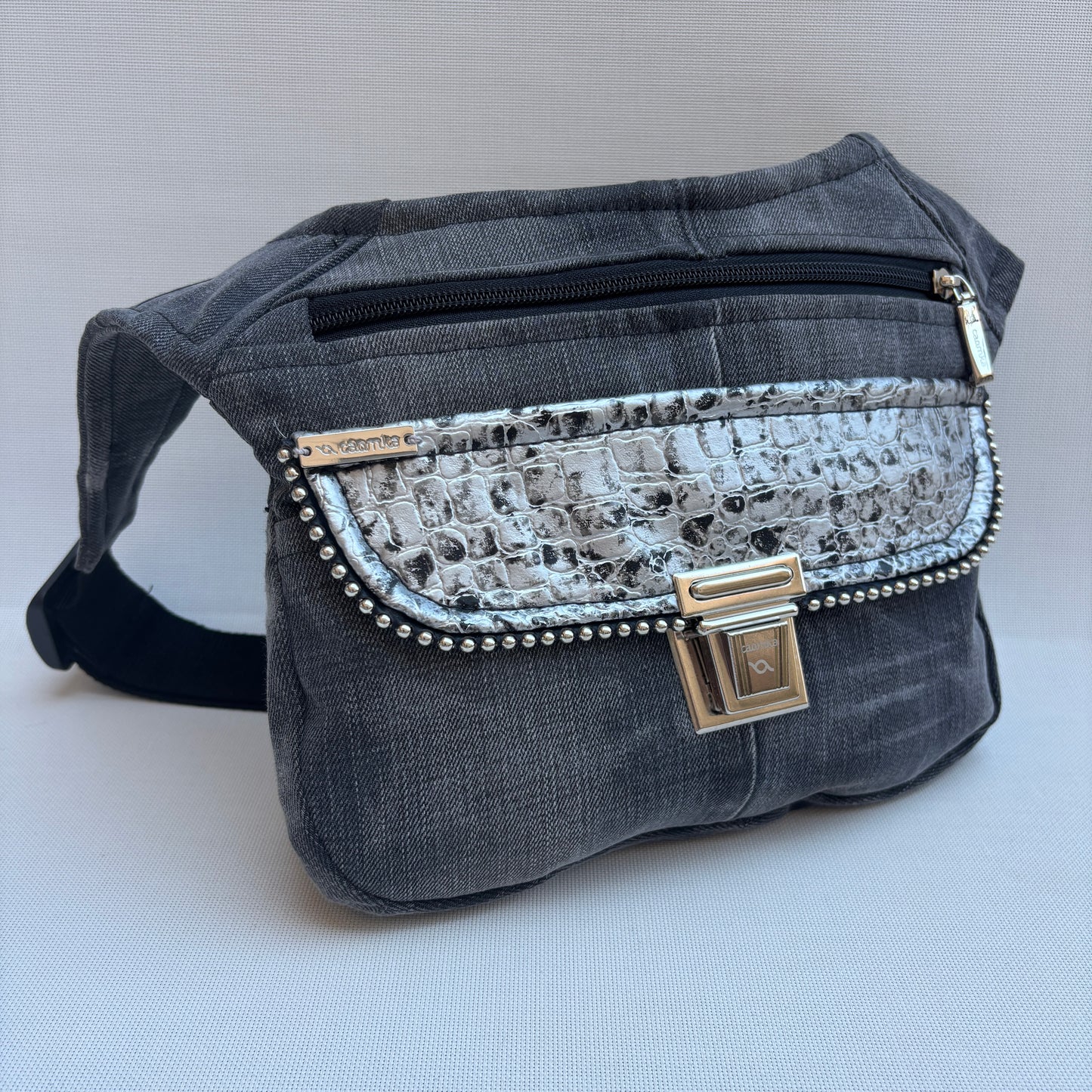 Riñonera "Special ♻️ Jeans Recycled ♻️ · Pieza Única Núm. 17825