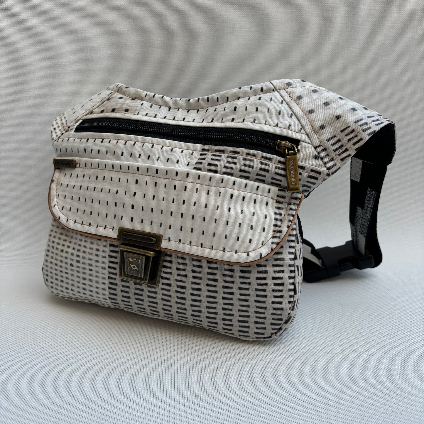 Chic Dots Wasserdichtes harzbeschichtetes Gewebe Einzelstück Nr. 12293