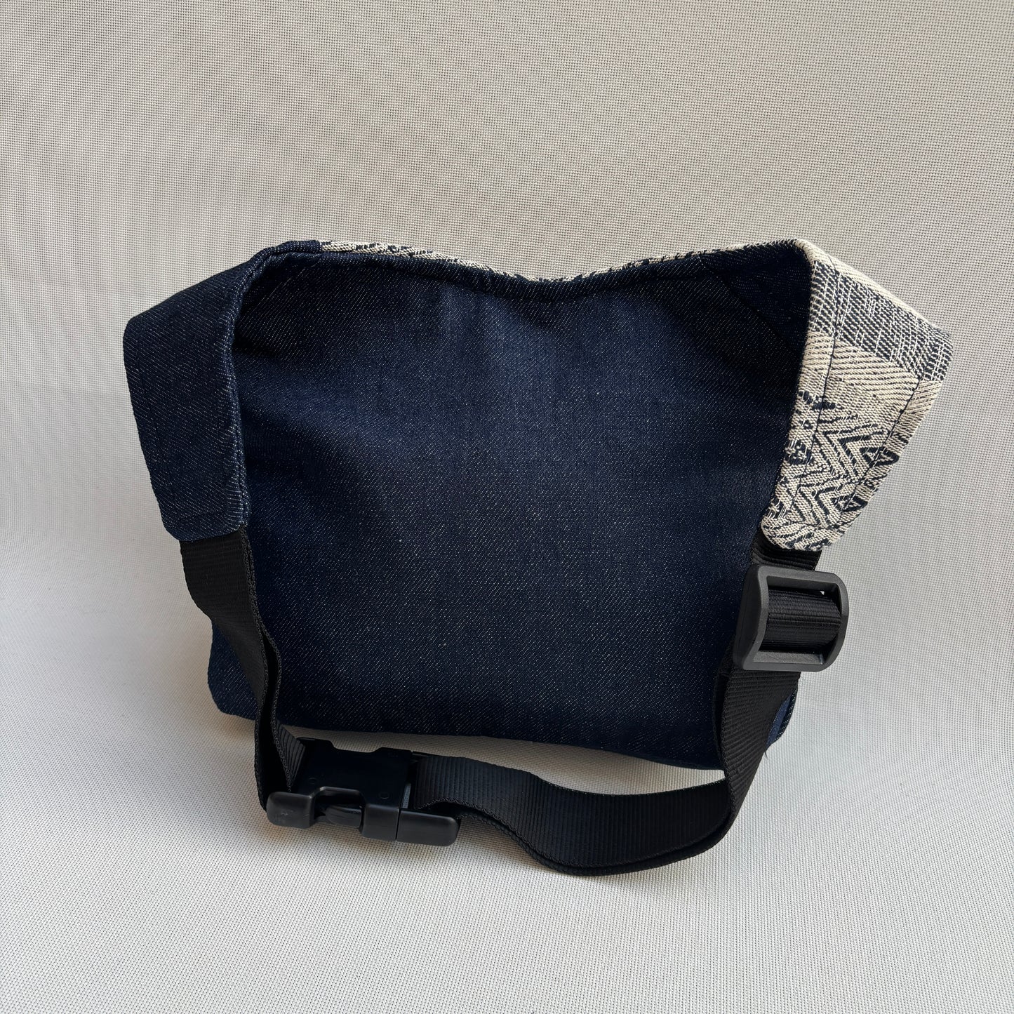 Riñonera "Elegant Jeans India" · Pieza Única Núm. 18705