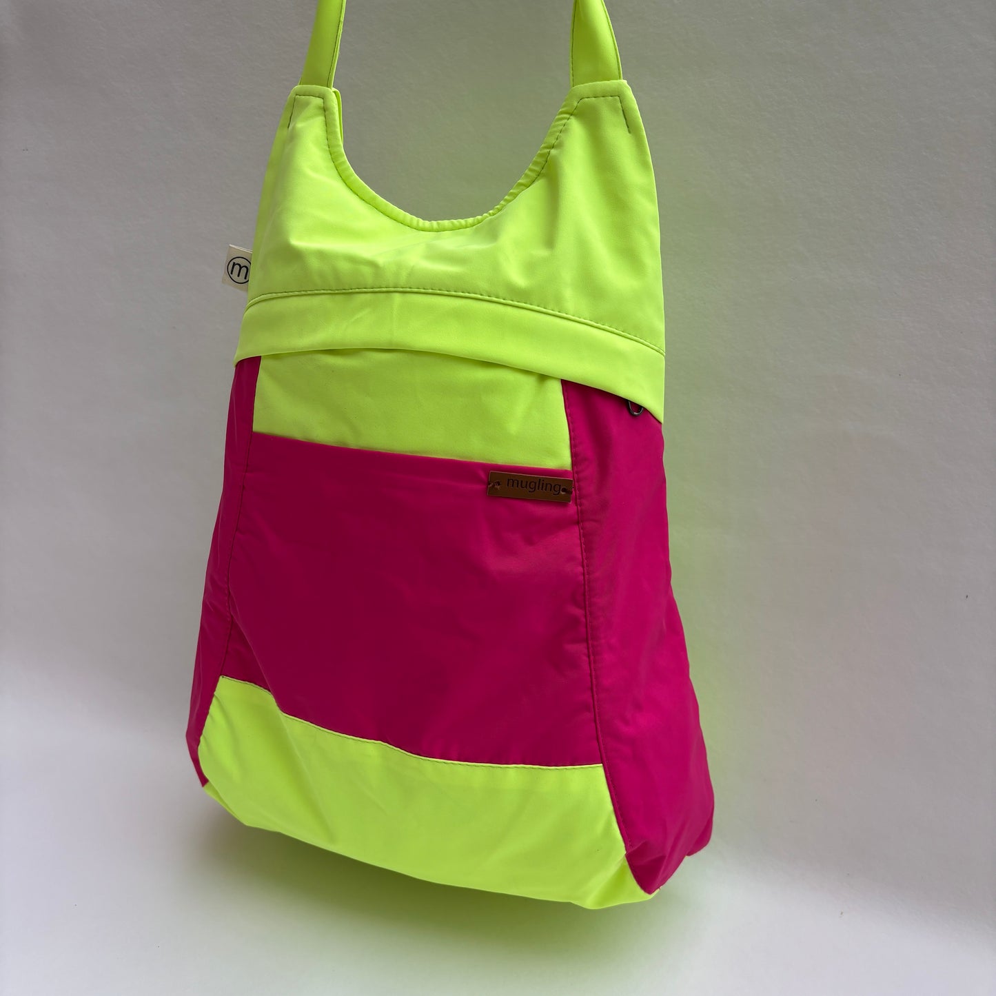 Mochila "Bhaktapur" Verde Fluor + Rosa Fluor · Pieza Exclusiva 19386