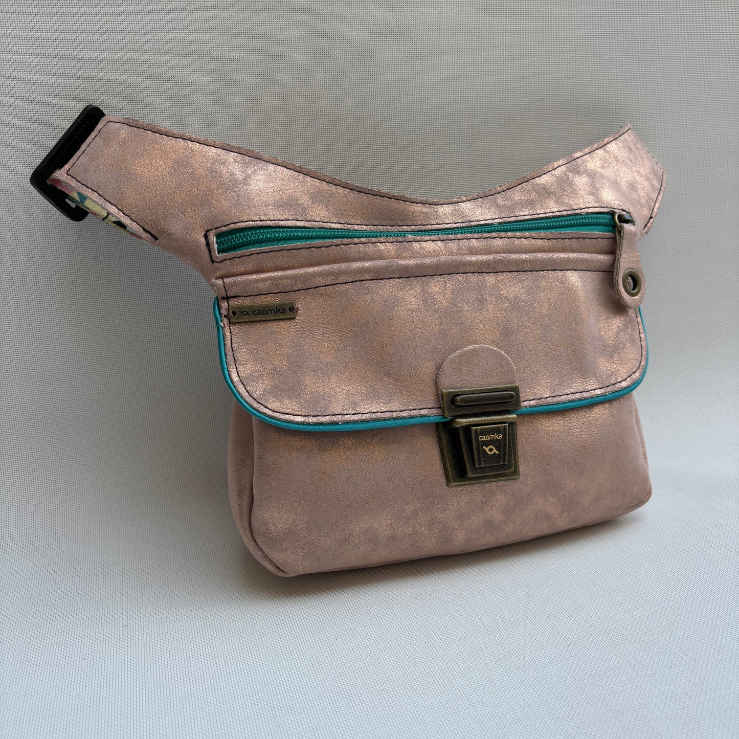 Metal Silver Elegant + Bolsillo trasero · Pieza Única Núm. 16181