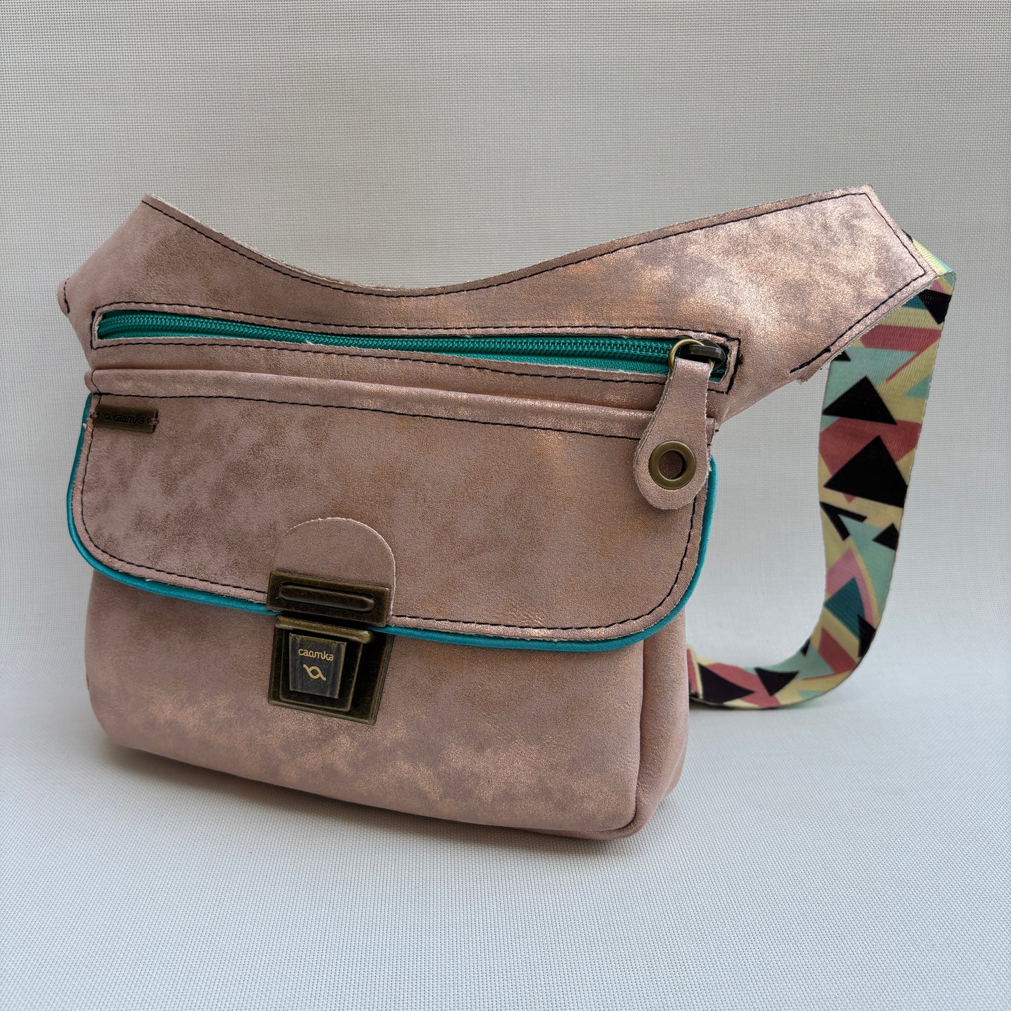Metal Silver Elegant + Bolsillo trasero · Pieza Única Núm. 16181