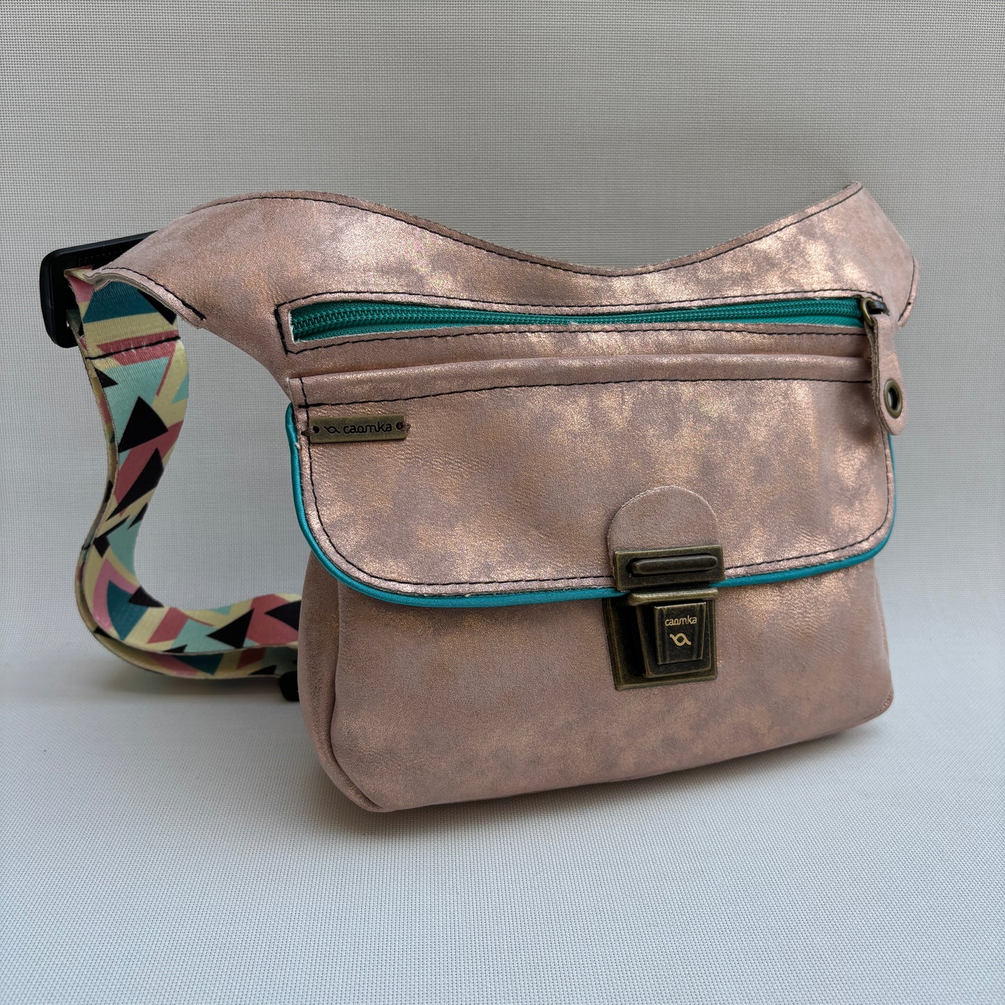 Metal Silver Elegant + Bolsillo trasero · Pieza Única Núm. 16181