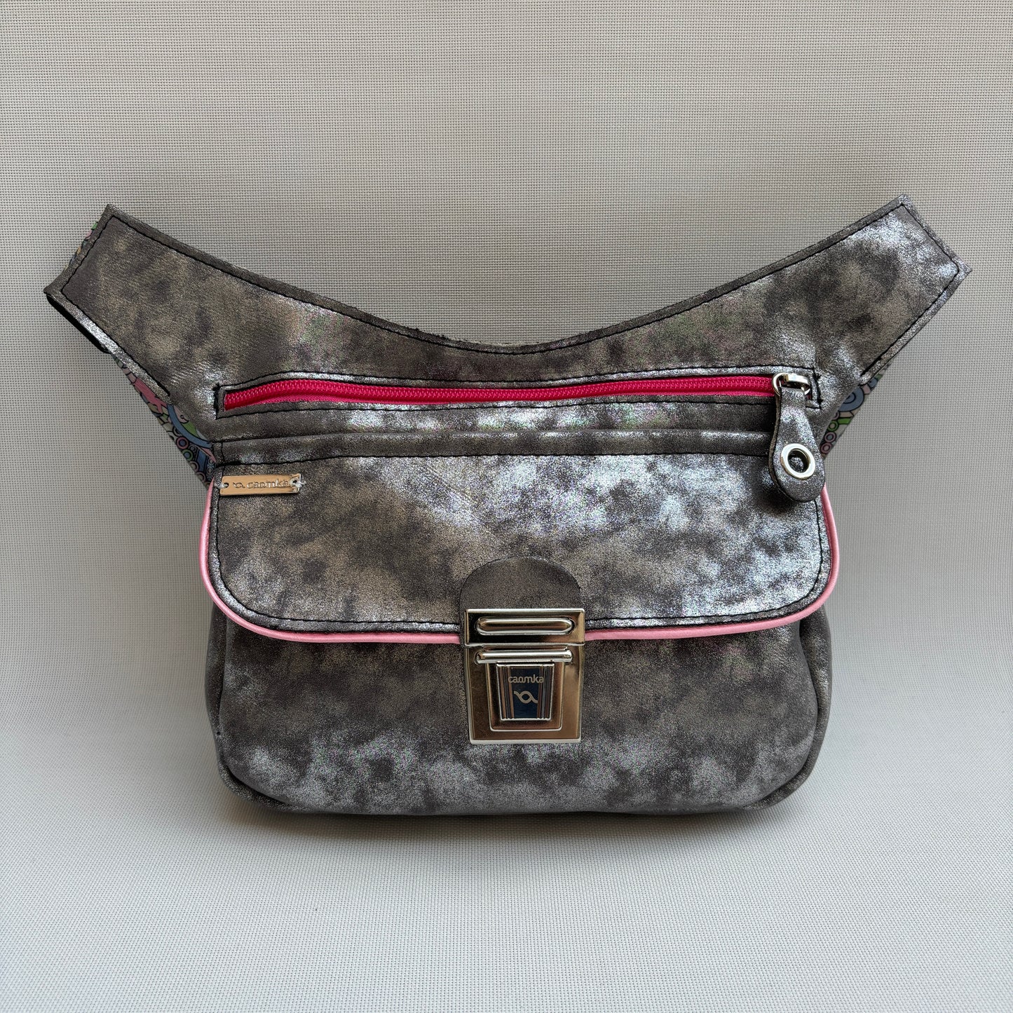 Metal Silver Elegant + Bolsillo trasero · Pieza Única Núm. 16182