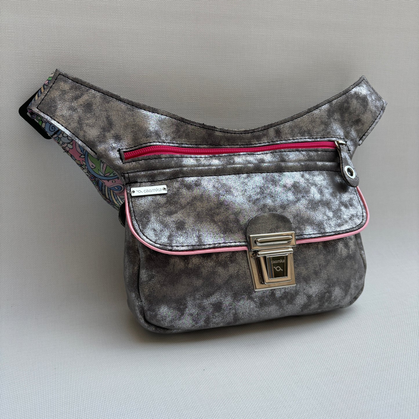 Metal Silver Elegant + Bolsillo trasero · Pieza Única Núm. 16182