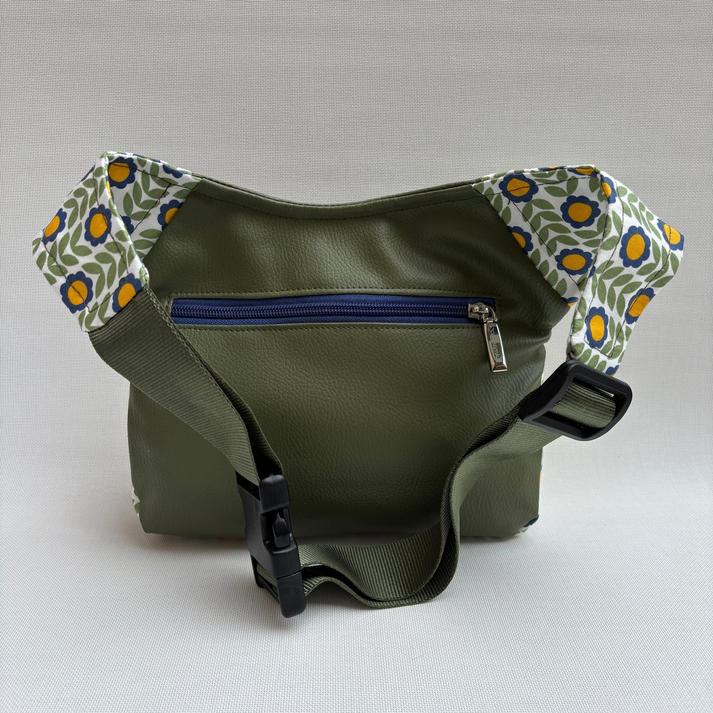 Riñonera "Vintage Green" + Bolsillo trasero · Polipiel · Pieza Única Núm. 16957