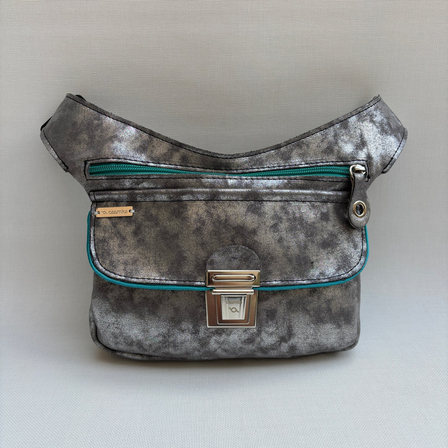 Metal Silver Elegant + Bolsillo trasero · Pieza Única Núm. 16176