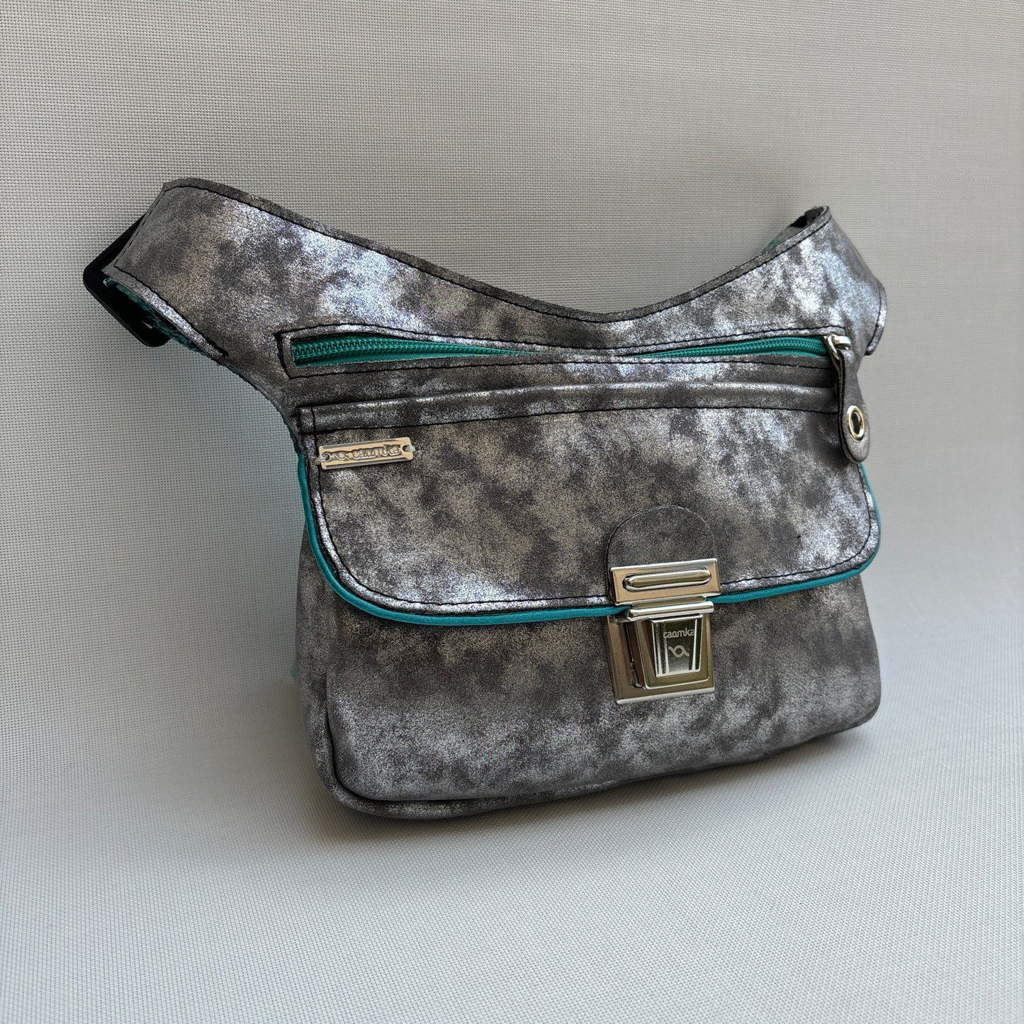 Metal Silver Elegant + Bolsillo trasero · Pieza Única Núm. 16176