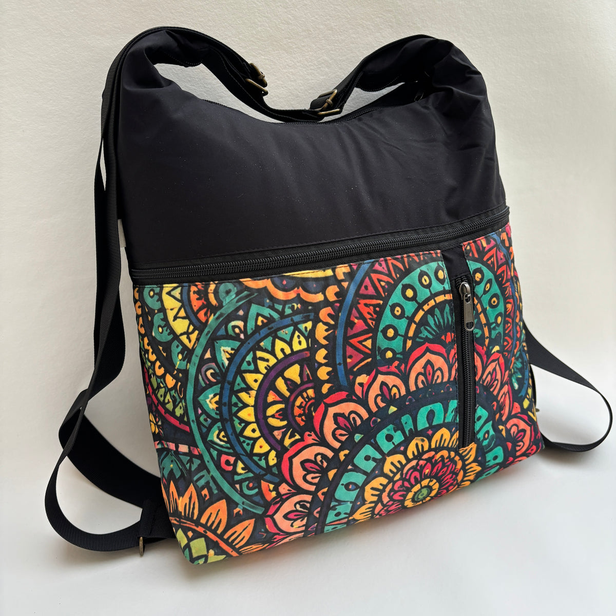Mochila - Bolso - Tote Bag Impermeable · Multifunción · "Nepal" Mandala Colors · Súper ligera · Pieza Núm. 19485