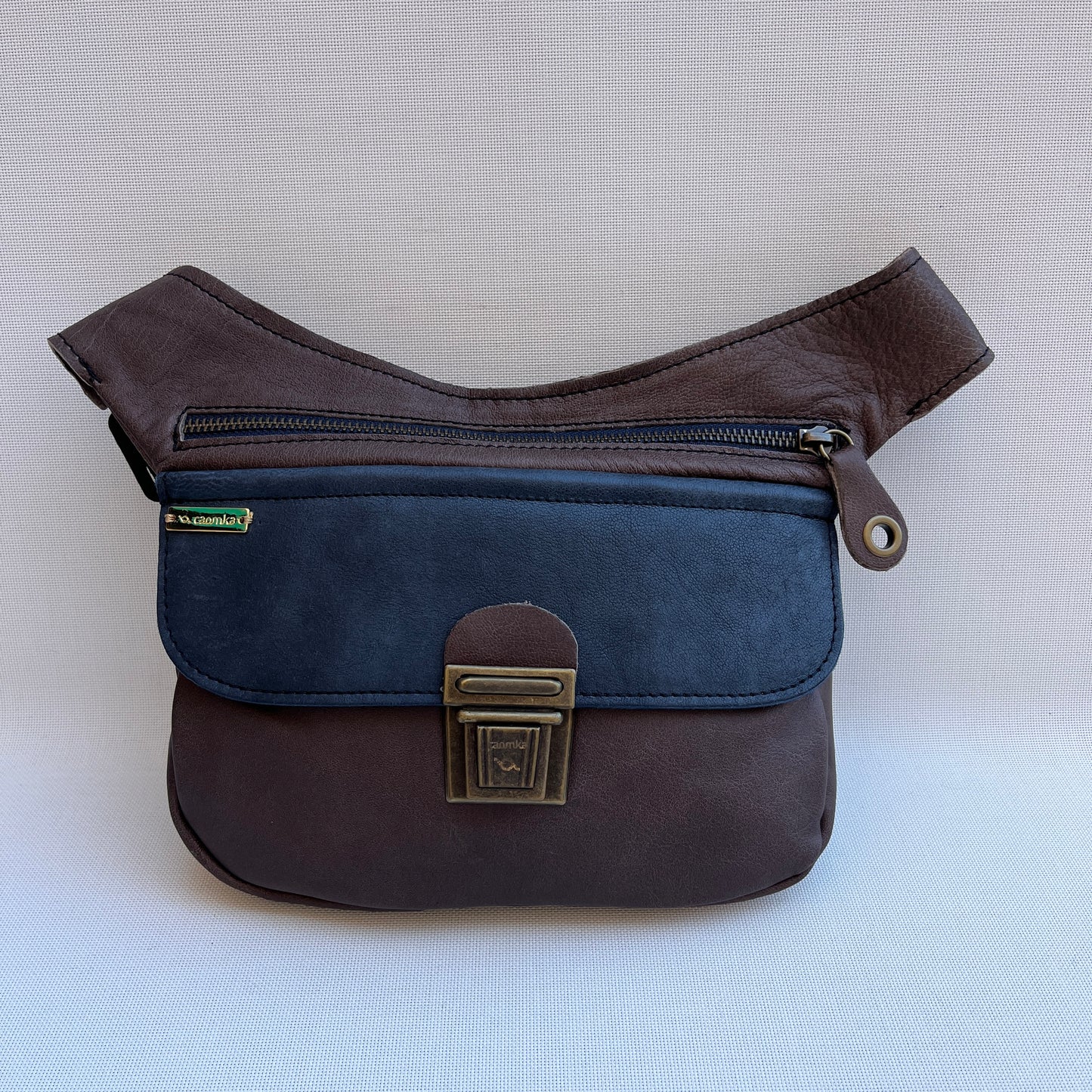 Special Taupe & Old Gold · Piel natural BioCuir® · Pieza Exclusiva Núm. 14490