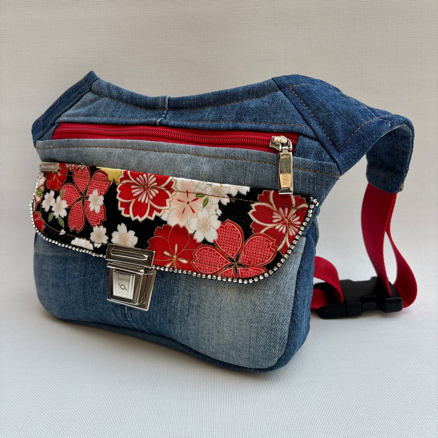 Special Japanese Flowers ♻️ Jeans Recycled ♻️ + Bolsillo trasero · Pieza Única Núm. 16195