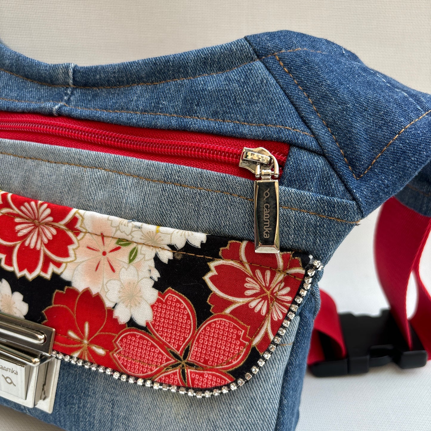 Special Japanese Flowers ♻️ Jeans Recycled ♻️ + Bolsillo trasero · Pieza Única Núm. 16195