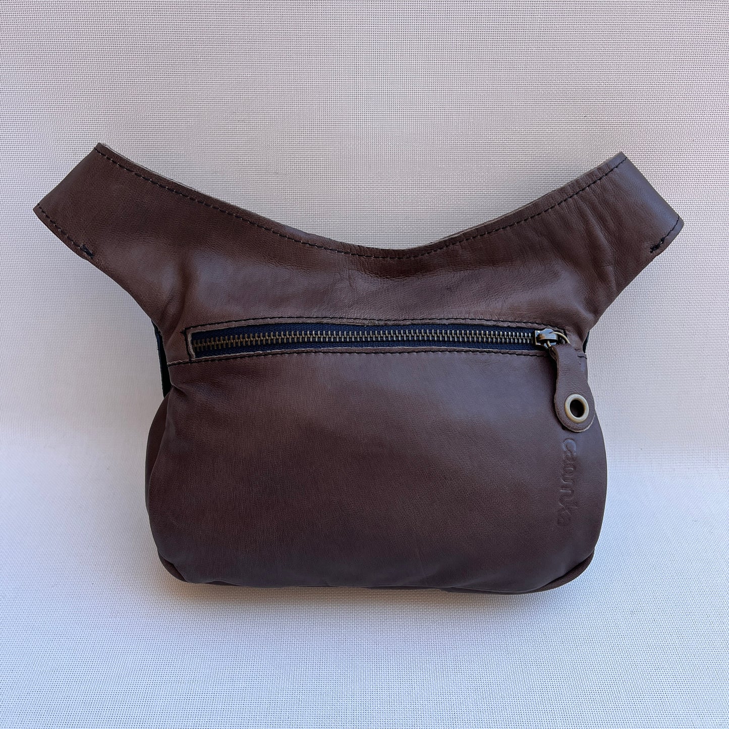 Special Taupe & Old Gold · Piel natural BioCuir® · Pieza Exclusiva Núm. 14490
