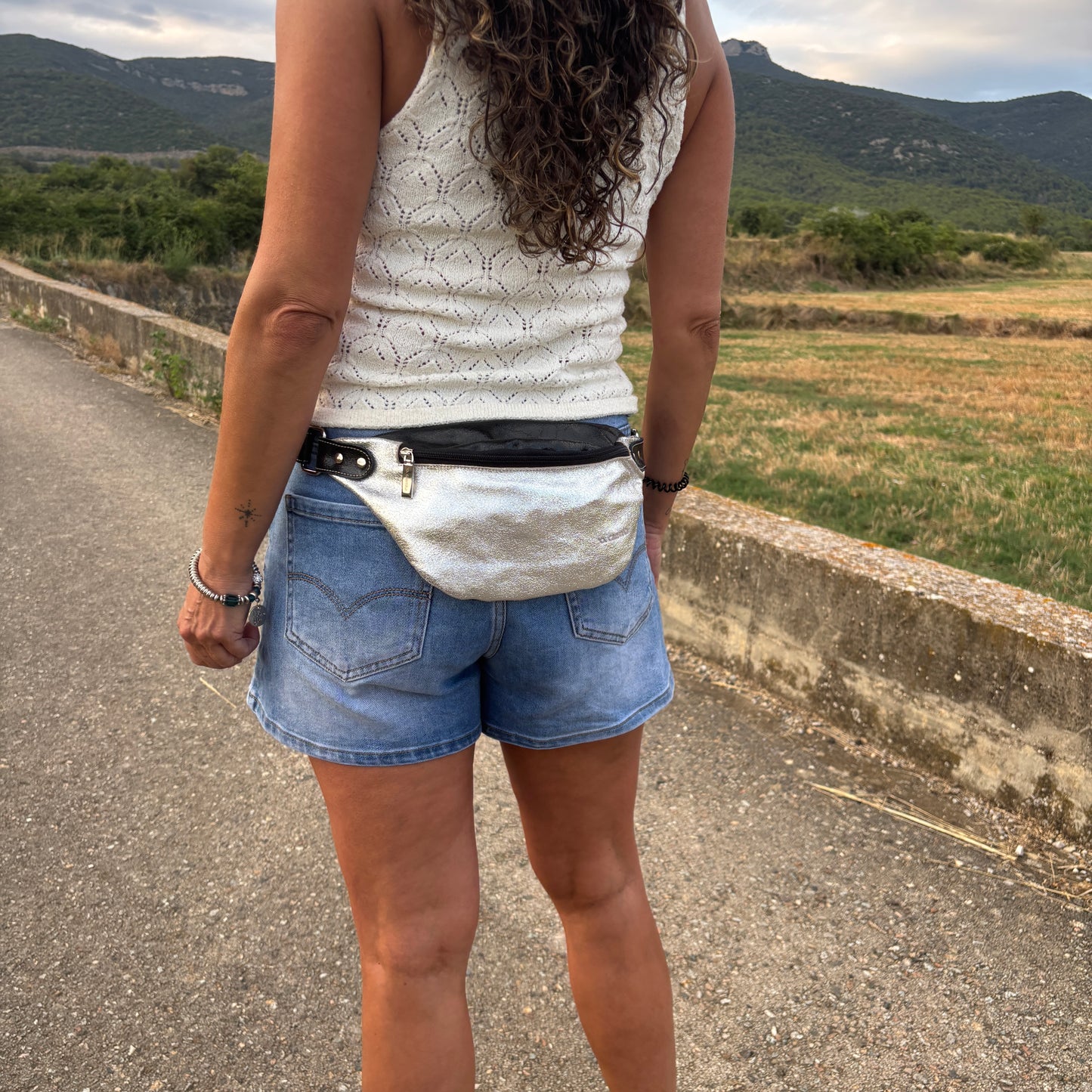 Riñonera "Premium Retro Chic Silver Black" · Piel / Cuero · Pieza Exclusiva Núm. 17828