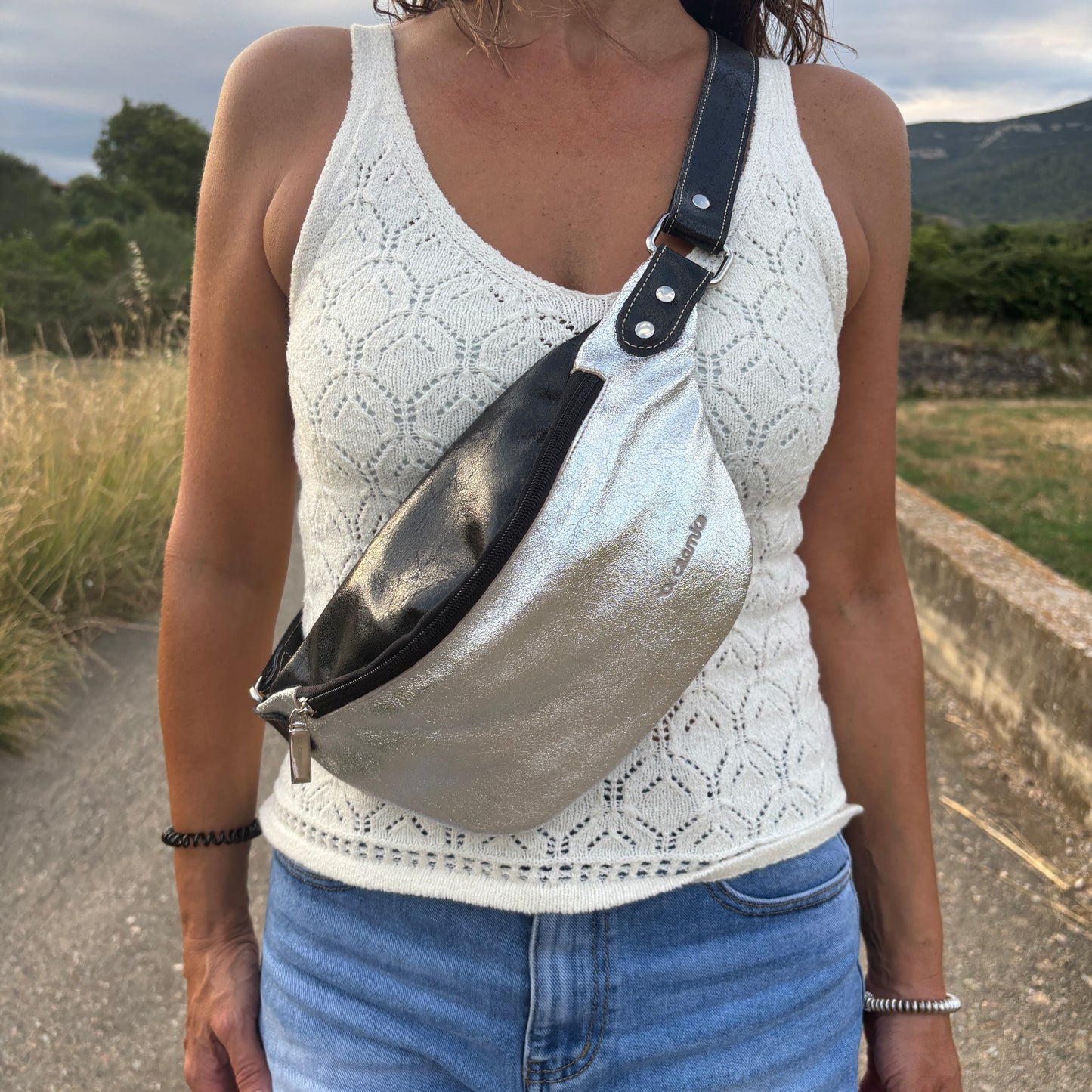 Riñonera "Premium Retro Chic Silver Black" · Piel / Cuero · Pieza Exclusiva Núm. 17828