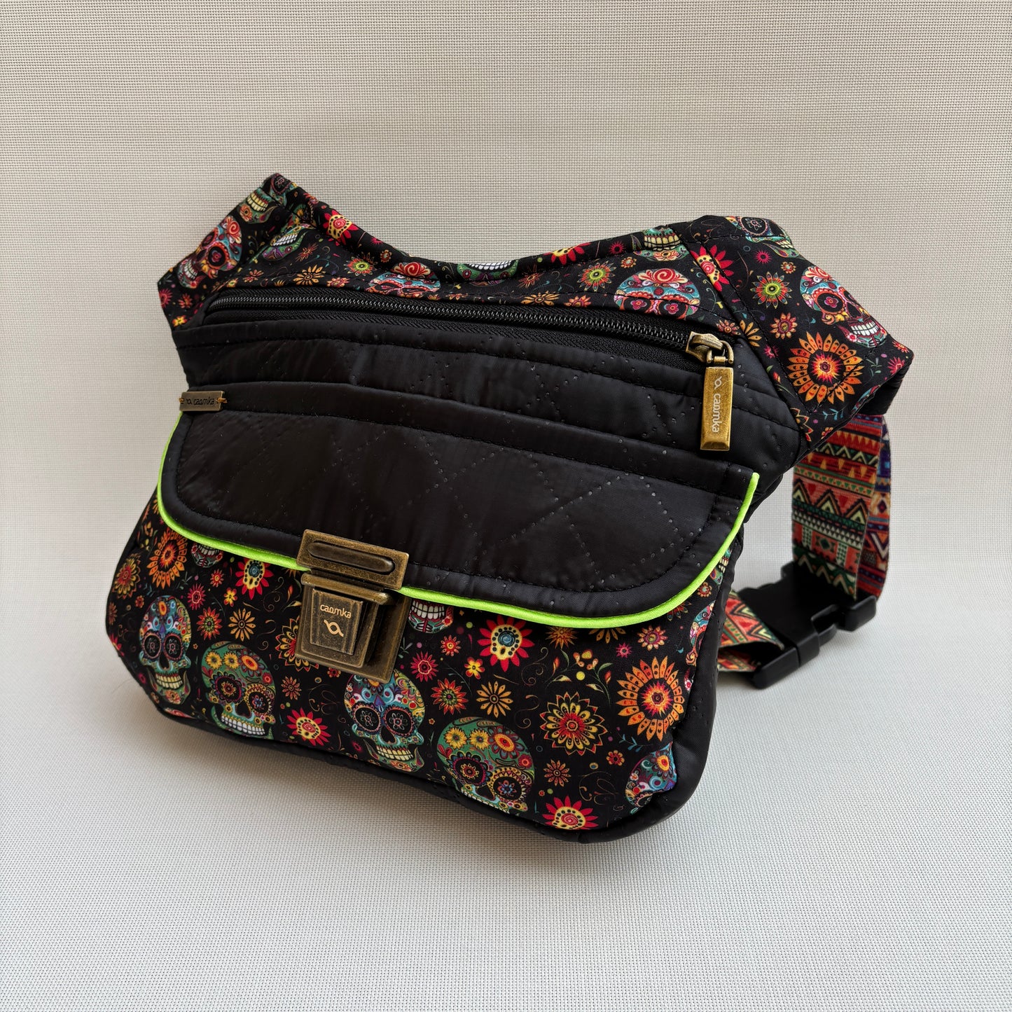 Spezielle Weltkarte + Gesäßtasche Einzelstück Nr. 11951
