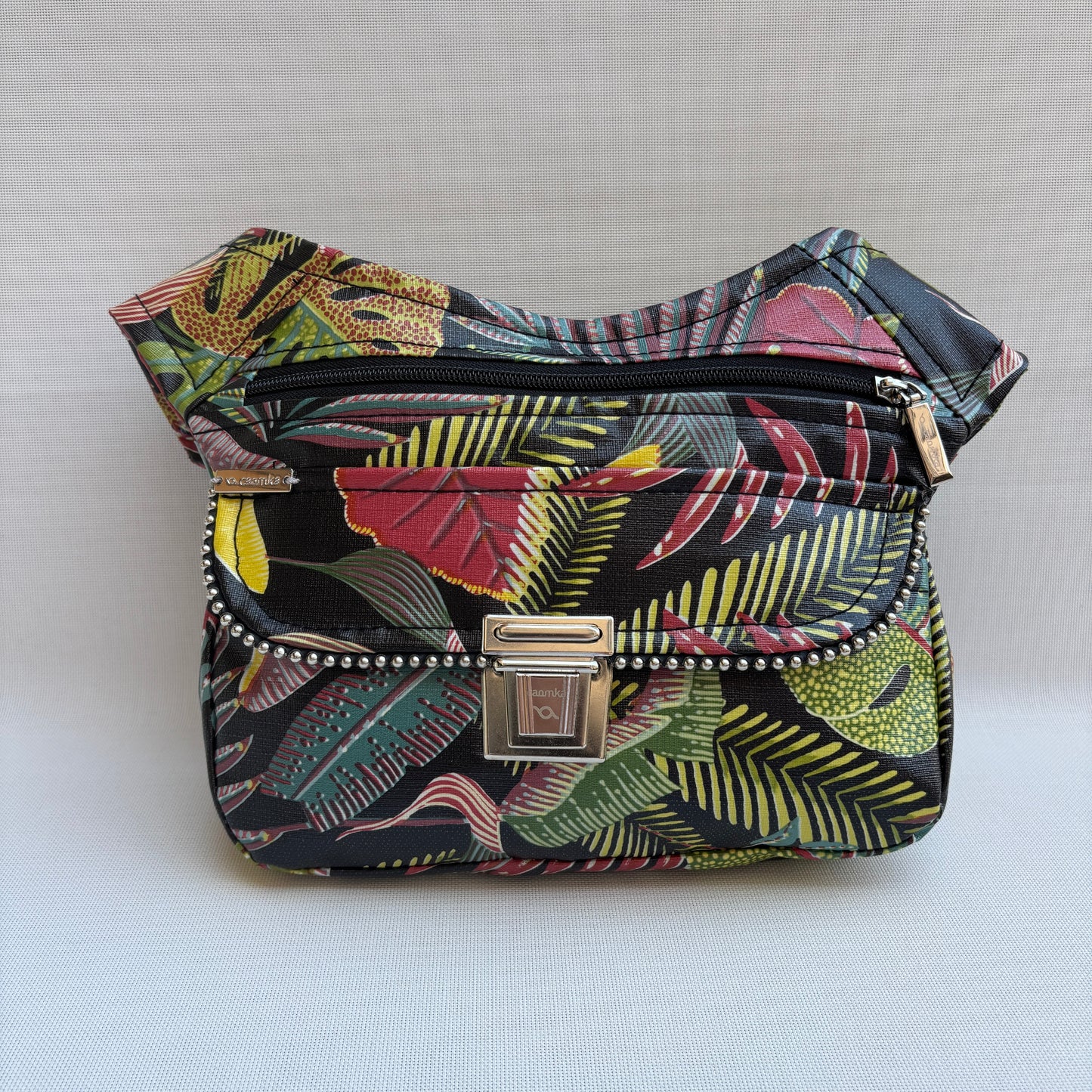 Riñonera "Special Tropical" + Bolsillo trasero · Tela resinada impermeable · Pieza Única Núm. 17851