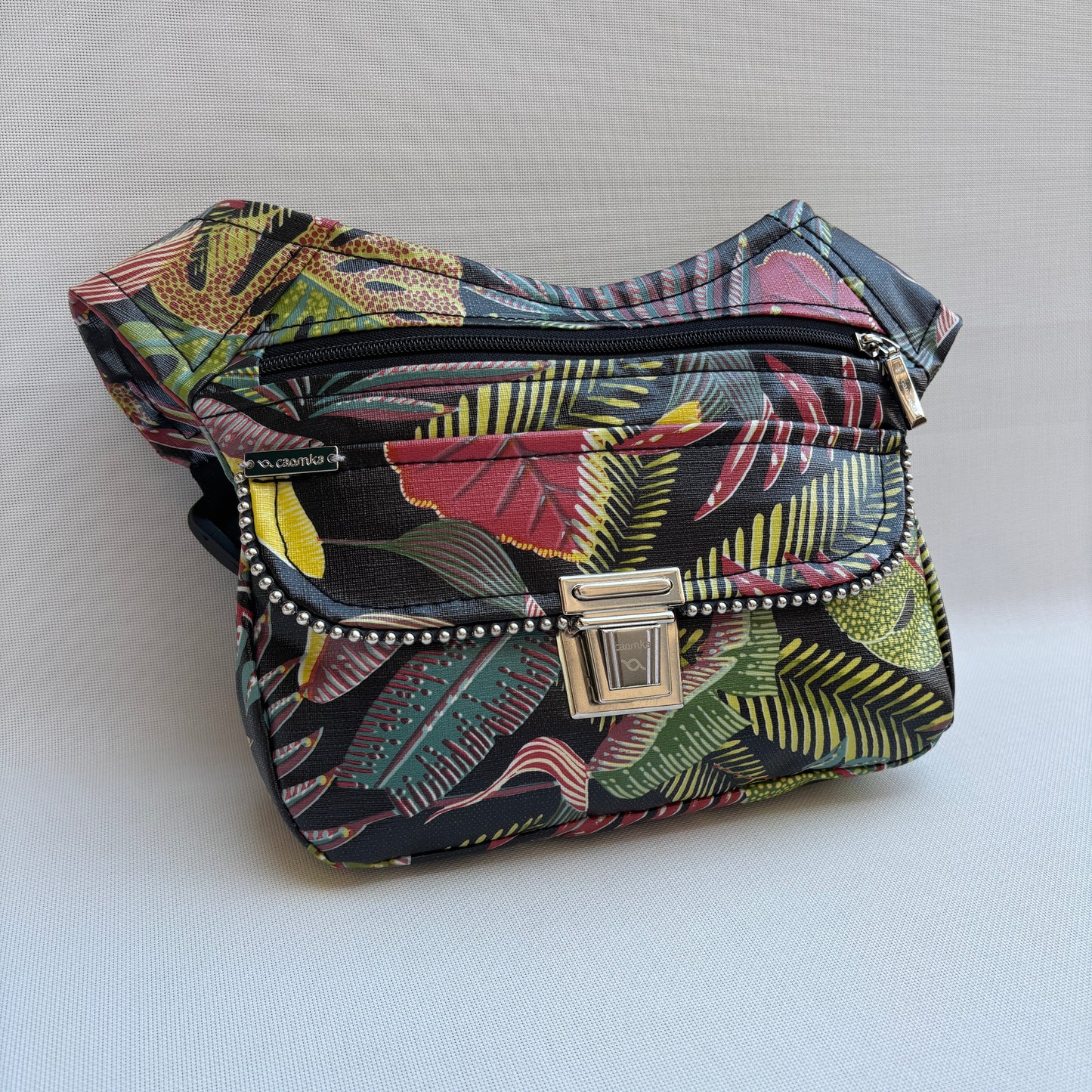 Riñonera "Special Tropical" + Bolsillo trasero · Tela resinada impermeable · Pieza Única Núm. 17851
