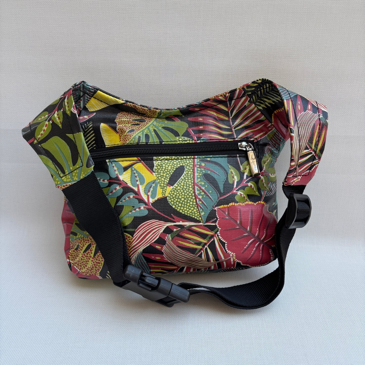 Riñonera "Special Tropical" + Bolsillo trasero · Tela resinada impermeable · Pieza Única Núm. 17851