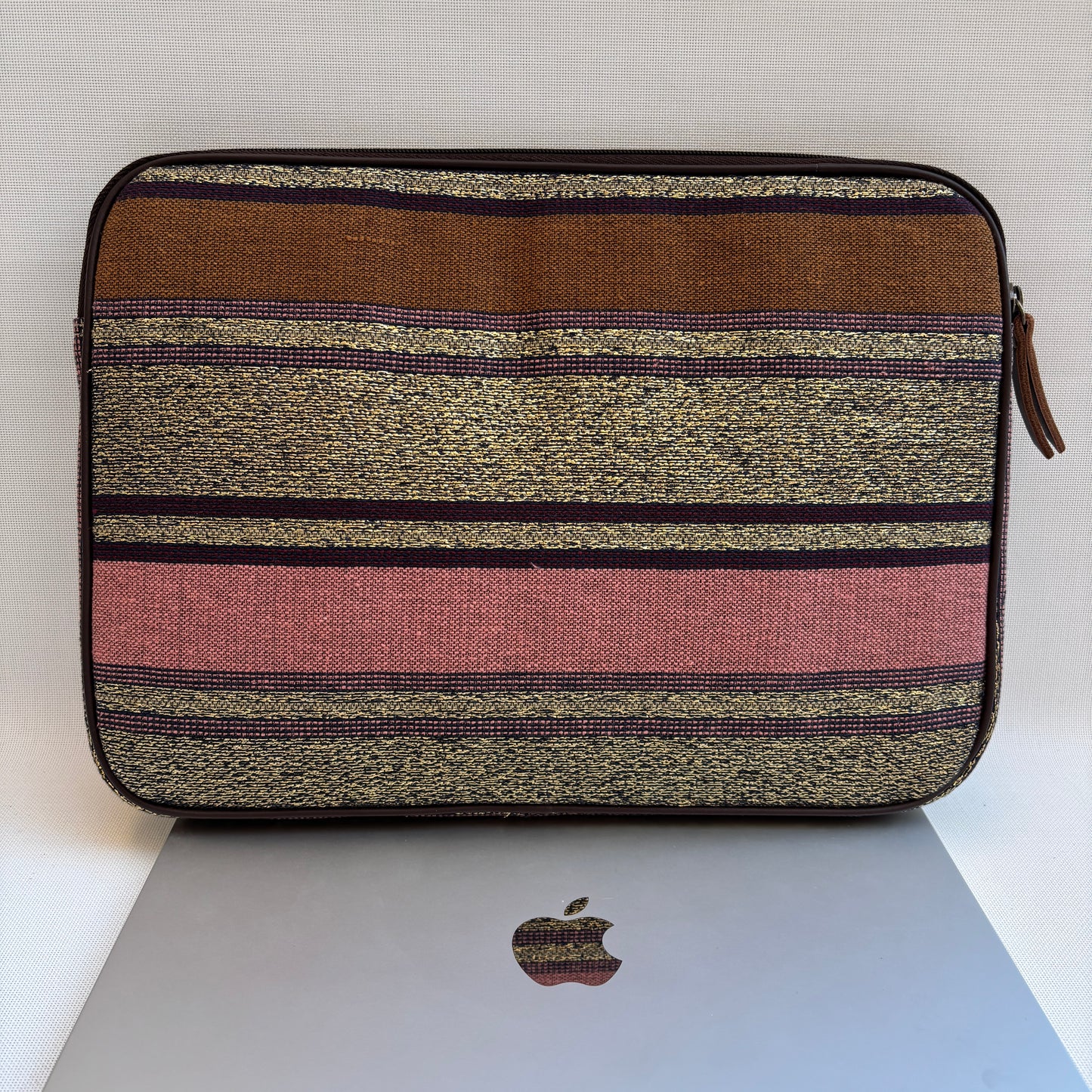 Funda Portátil "Urban Sunset"  · Pieza Única Núm. 18483