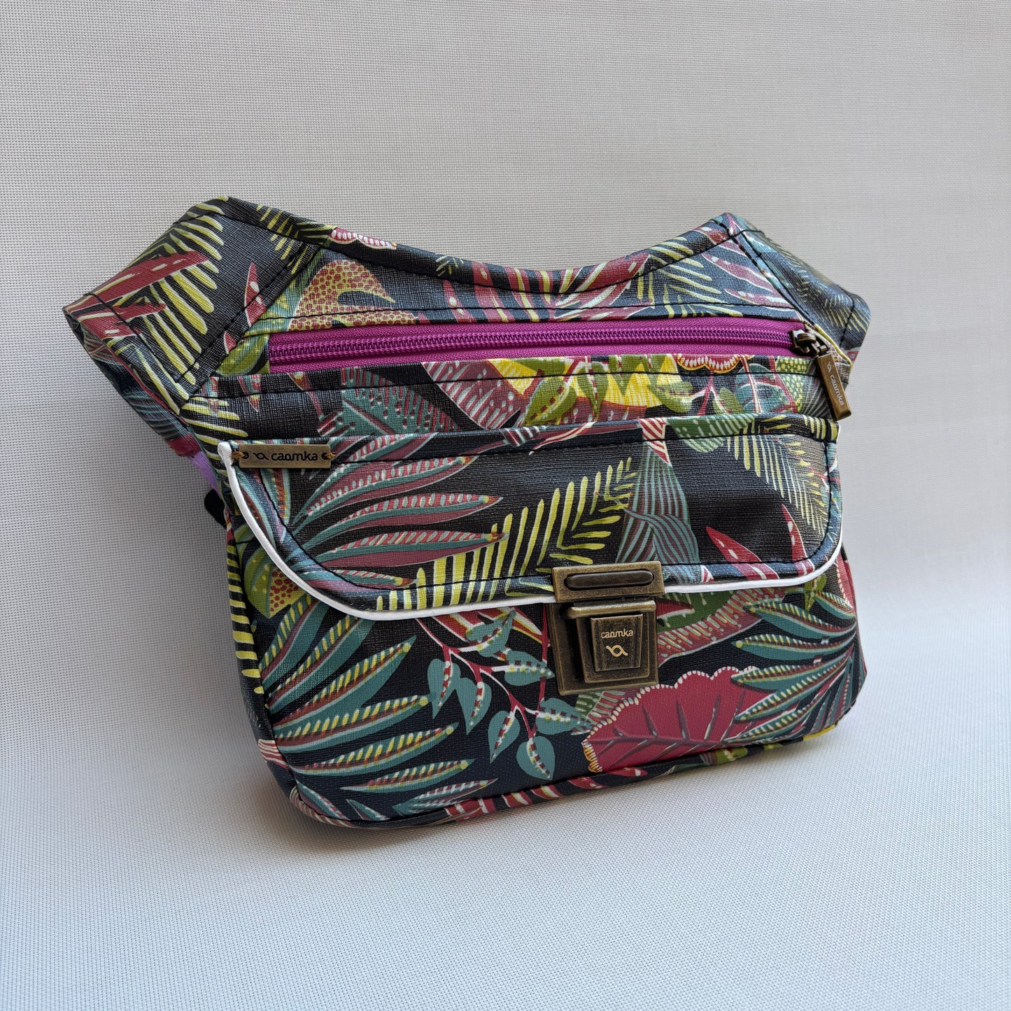 Riñonera "Special Tropical Top" + Bolsillo trasero · Tela resinada impermeable · Pieza Única Núm. 17835