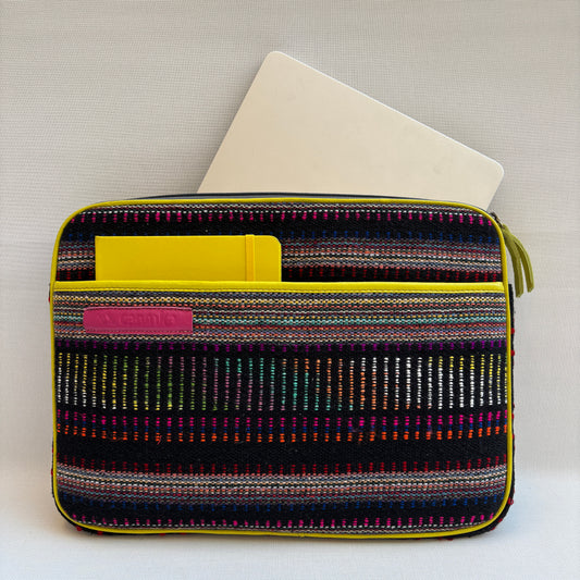 Funda Portátil "Neon Beat"  · Pieza Única Núm. 18485