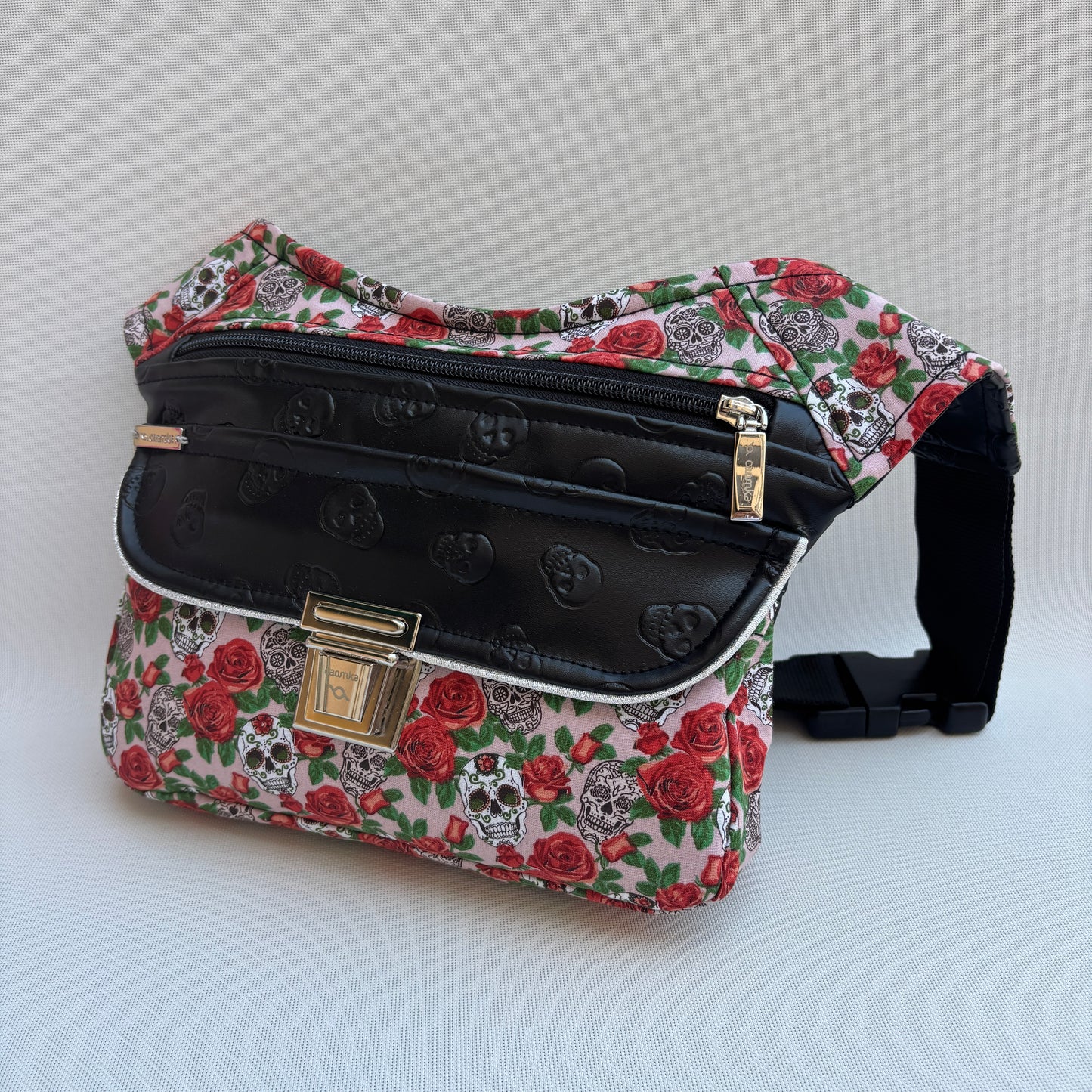 Riñonera "Special Skulls" + Bolsillo trasero · Polipiel · Pieza Única Núm. 17836