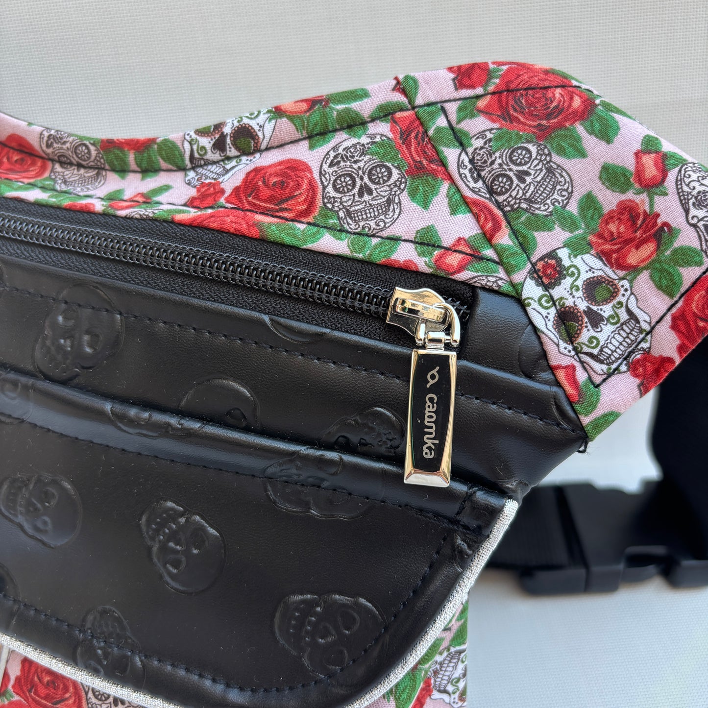 Riñonera "Special Skulls" + Bolsillo trasero · Polipiel · Pieza Única Núm. 17836