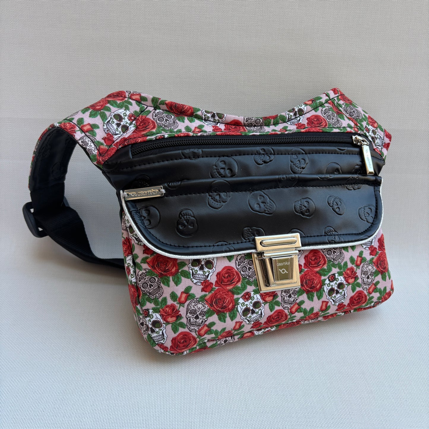 Riñonera "Special Skulls" + Bolsillo trasero · Polipiel · Pieza Única Núm. 17836