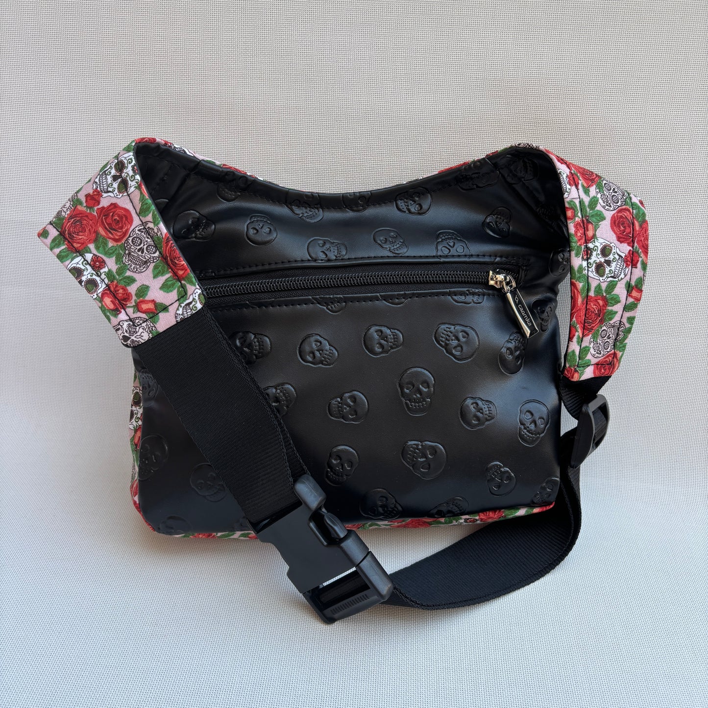 Riñonera "Special Skulls" + Bolsillo trasero · Polipiel · Pieza Única Núm. 17836