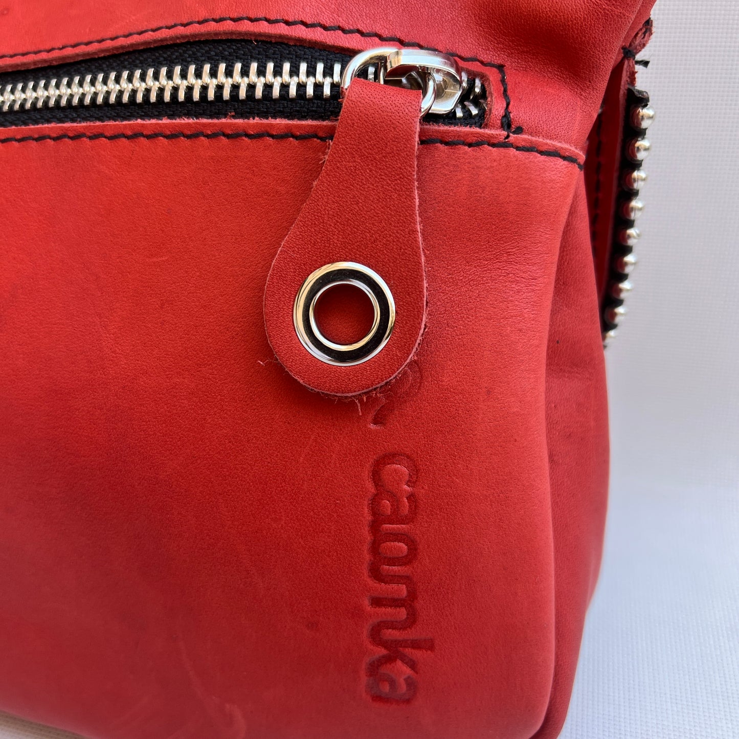 Premium Red & Silver · Piel - Cuero · Pieza Exclusiva Núm. 15402