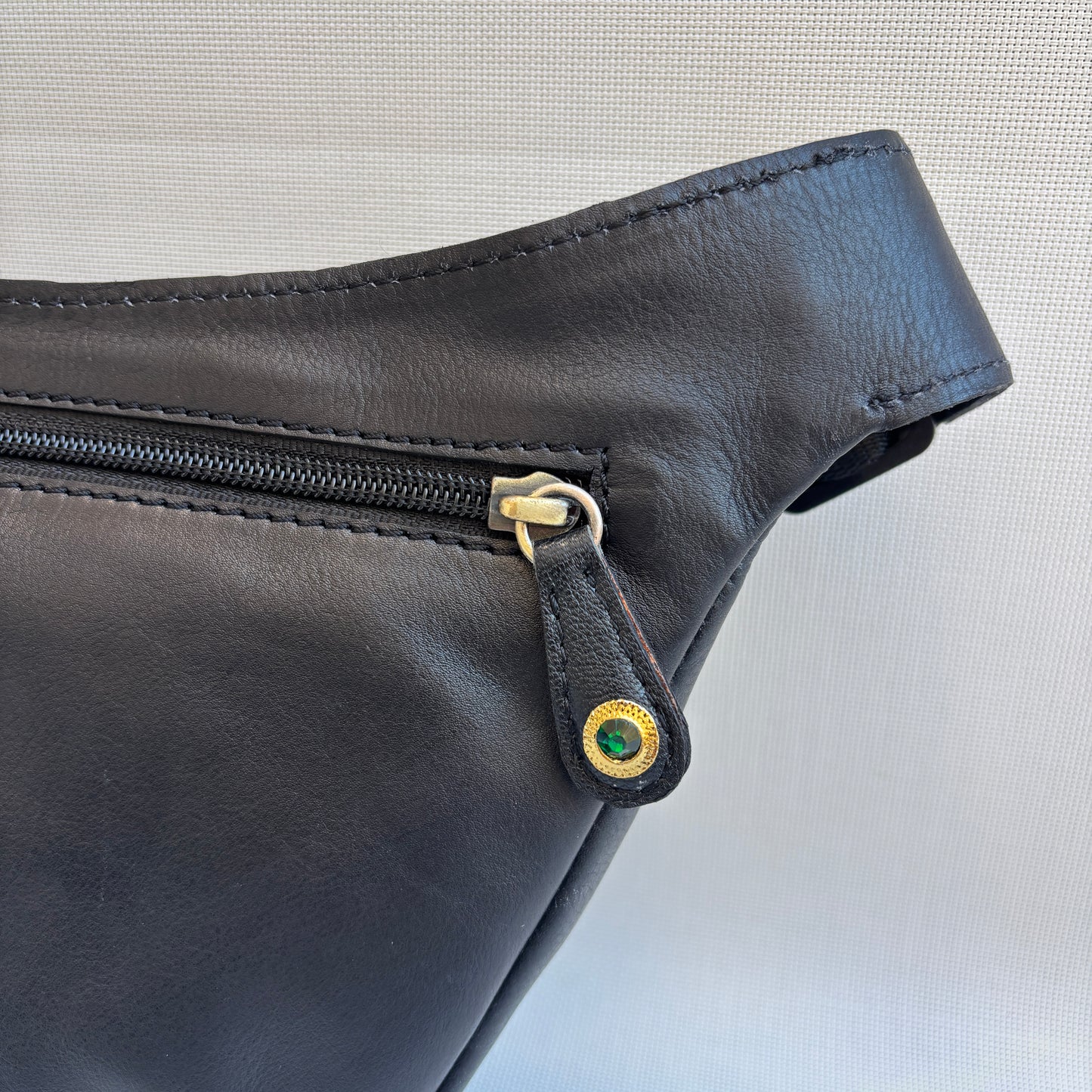 Riñonera Luna "Special Black Luxury" Old Gold · Piel · Pieza Exclusiva Núm. 18450