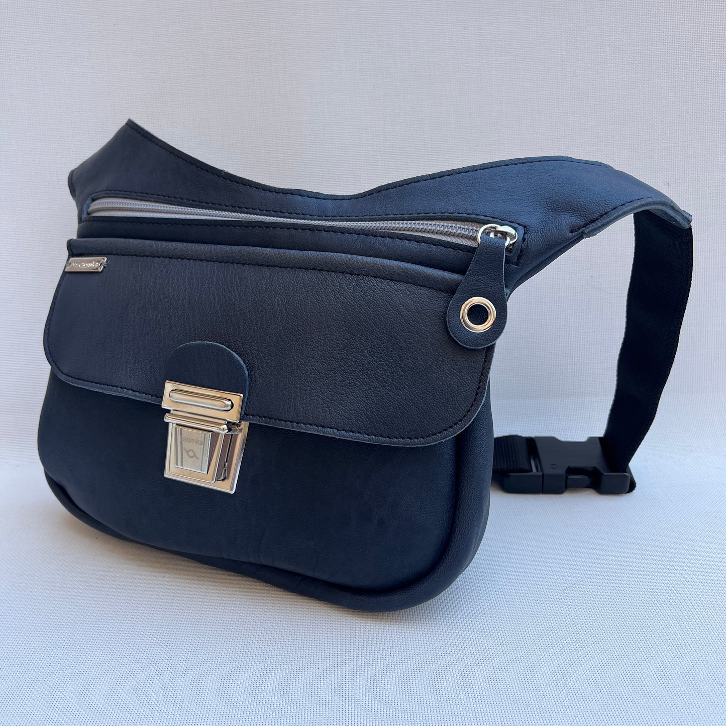 Special Dark Blue · Piel natural BioCuir® · Pieza Exclusiva Núm. 13696