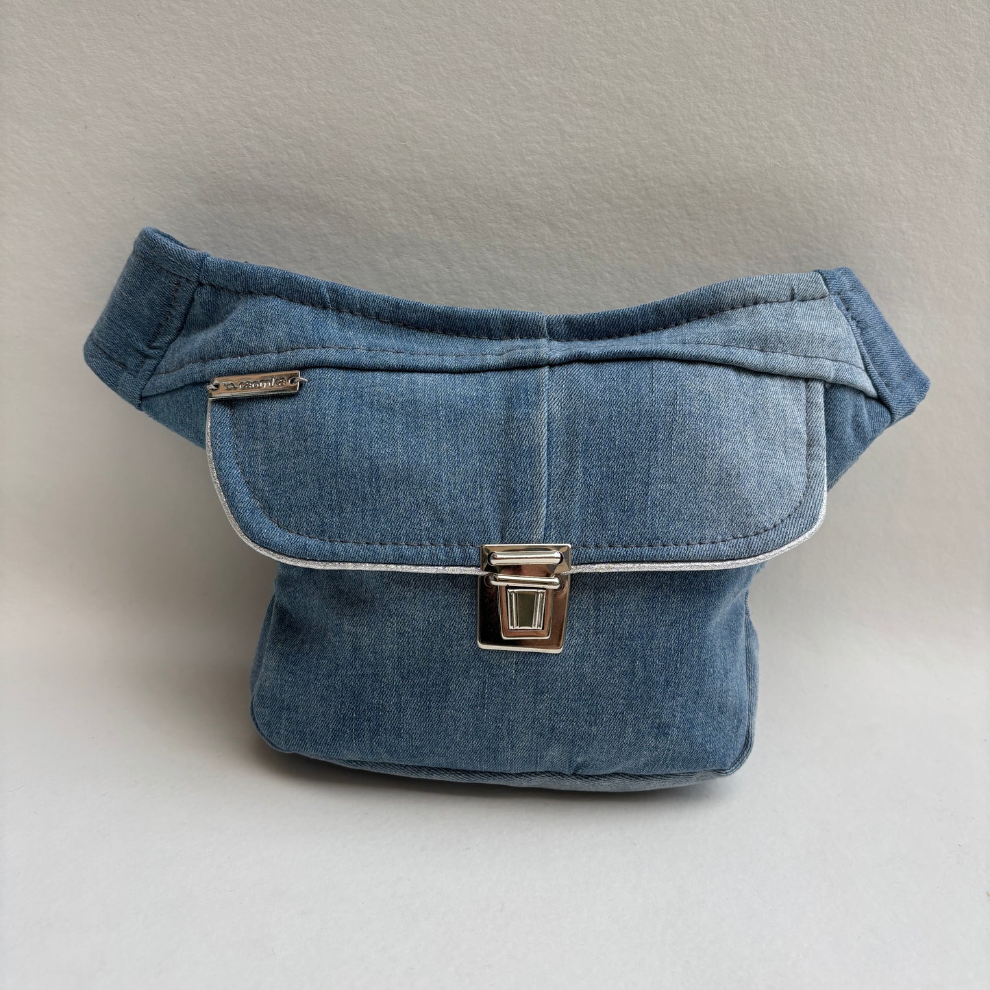 Riñonera Mini "Jeans Recycled ♻️" + Bolsillo trasero extra · Pieza Única Núm. 19417