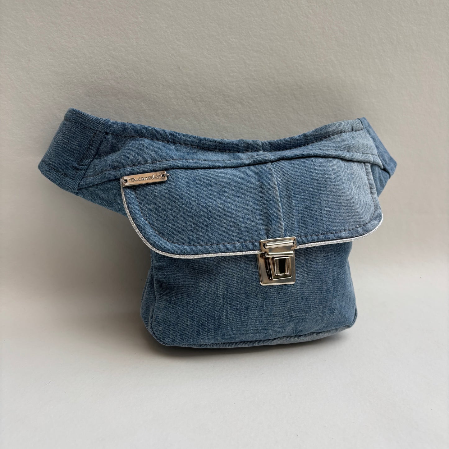Riñonera Mini "Jeans Recycled ♻️" + Bolsillo trasero extra · Pieza Única Núm. 19417