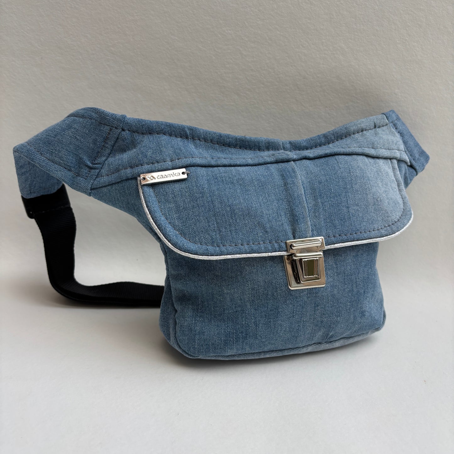 Riñonera Mini "Jeans Recycled ♻️" + Bolsillo trasero extra · Pieza Única Núm. 19417