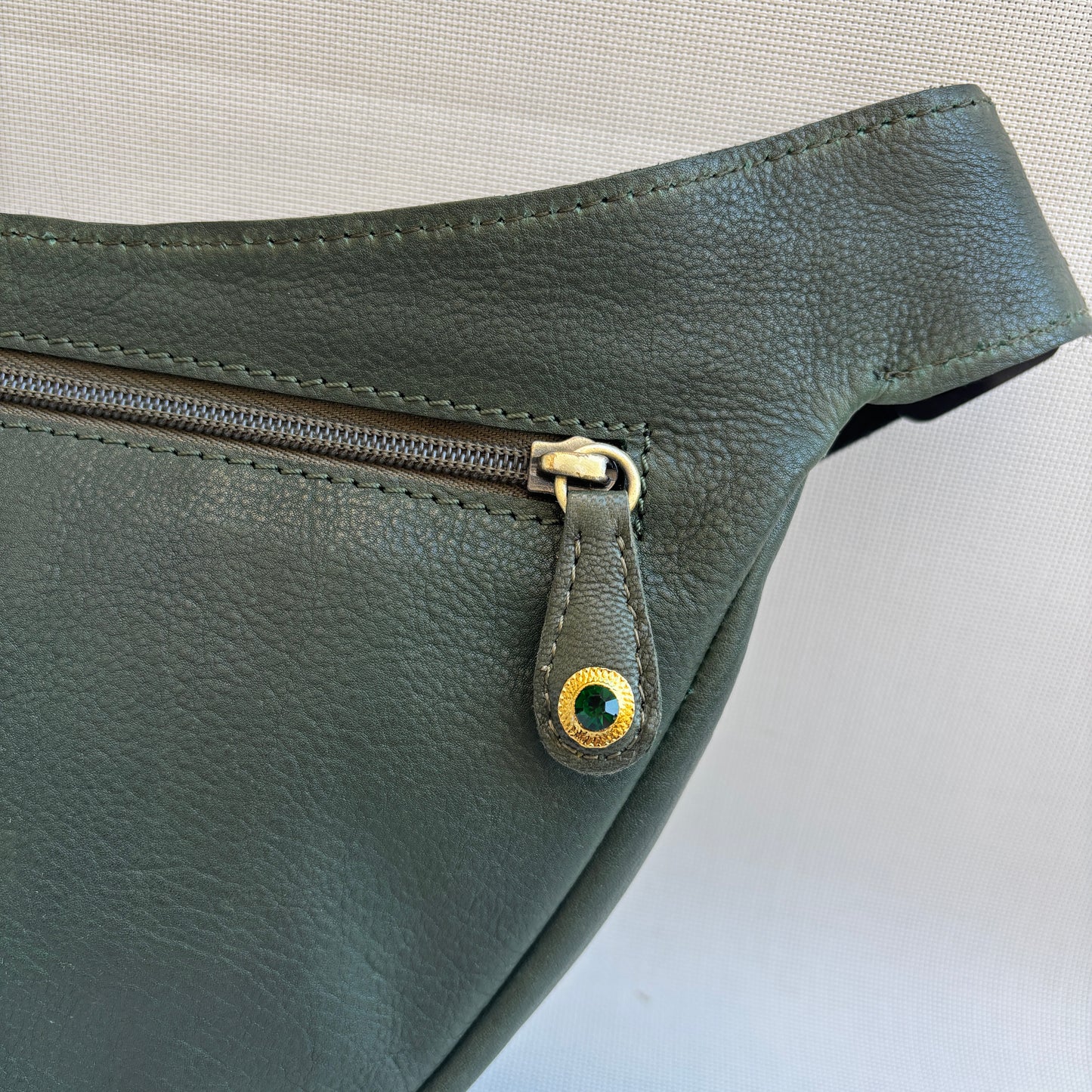 Riñonera Luna "Special Green Luxury" Old Gold · Piel · Pieza Exclusiva Núm. 18459