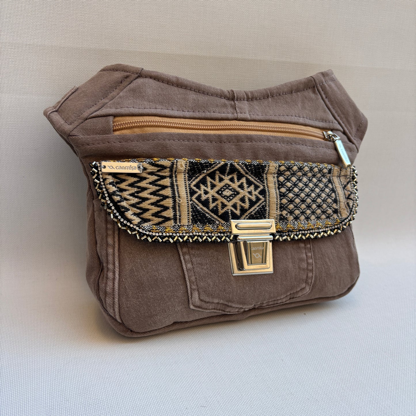 Riñonera "Special ♻️ Jeans Recycled ♻️ " + Bolsillo trasero con cremallera · Pieza Única Núm. 18493