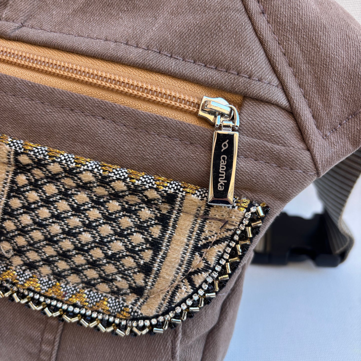 Riñonera "Special ♻️ Jeans Recycled ♻️ " + Bolsillo trasero con cremallera · Pieza Única Núm. 18493