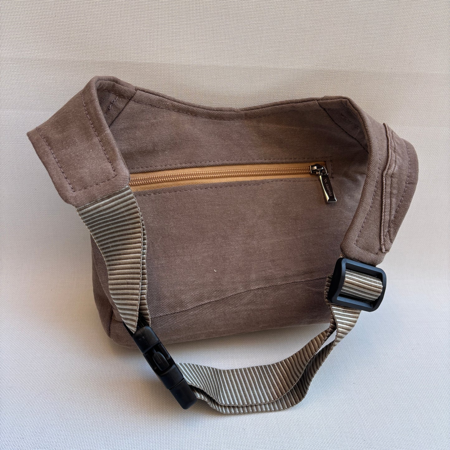 Riñonera "Special ♻️ Jeans Recycled ♻️ " + Bolsillo trasero con cremallera · Pieza Única Núm. 18493