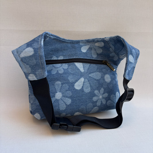 Riñonera "Special ♻️ Jeans Recycled ♻️ " + Bolsillo trasero con cremallera · Pieza Única Núm. 18492