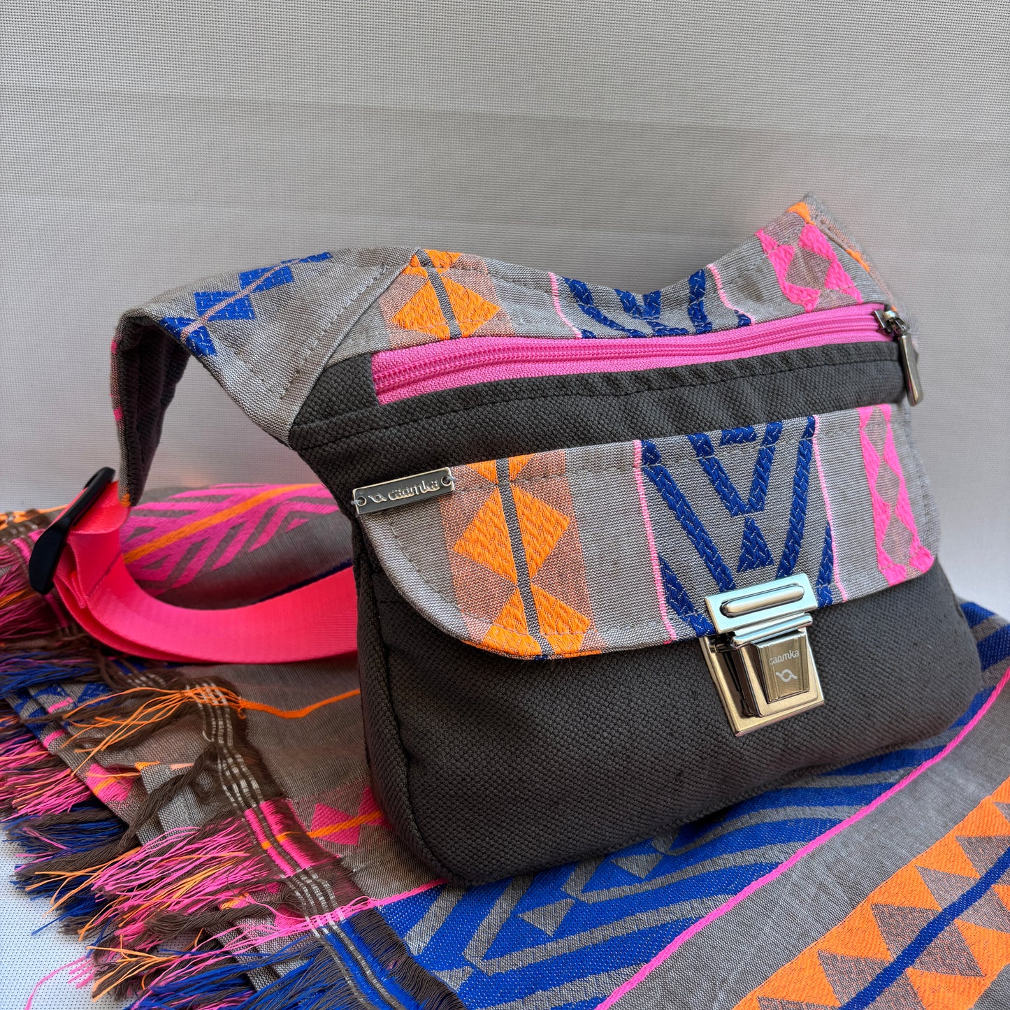 Pack Riñonera + Pañuelo "Etnical Happy Colors" · Pieza Única Núm. 18477