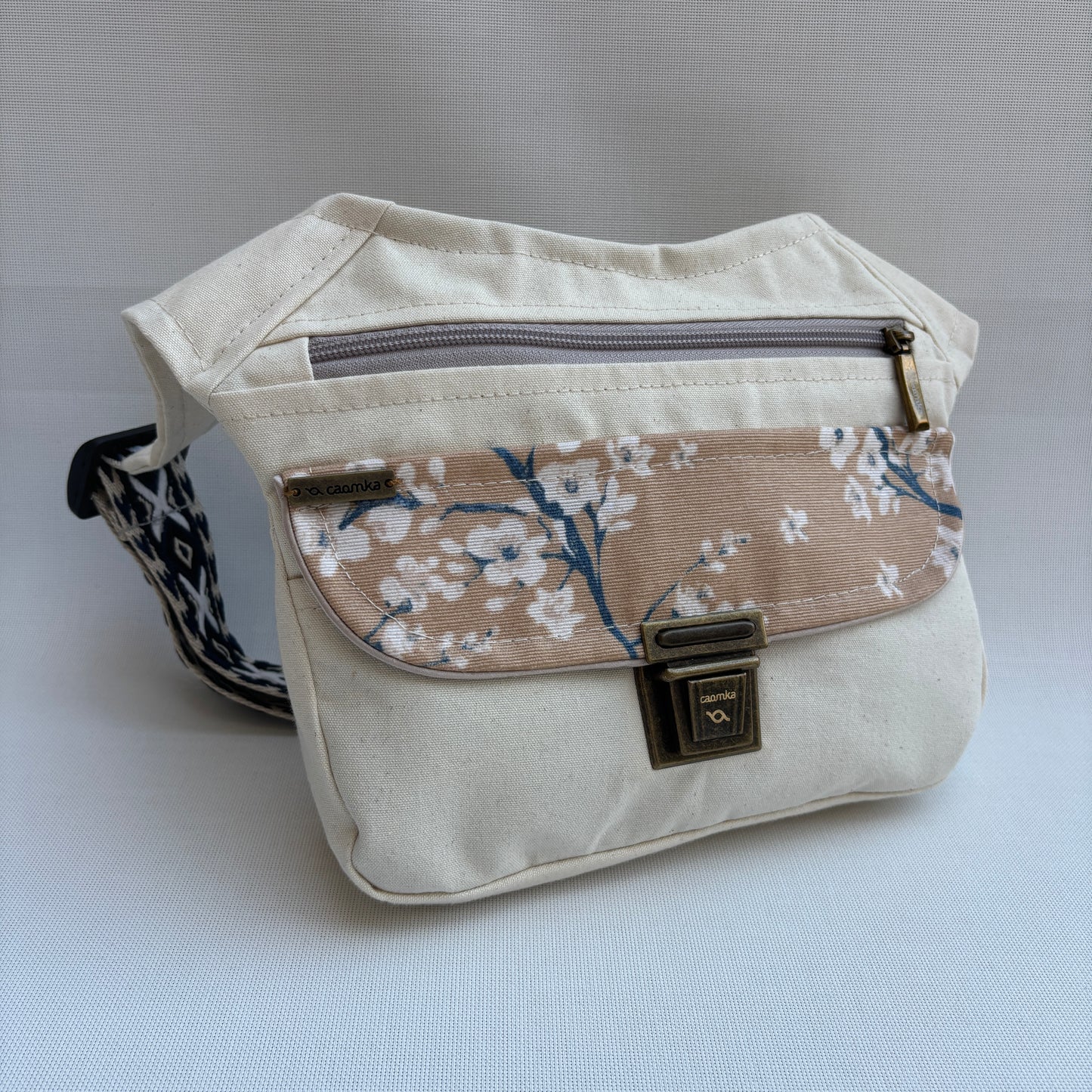 Riñonera "Special Beige Sakura Top" · Pieza Única Núm. 17887