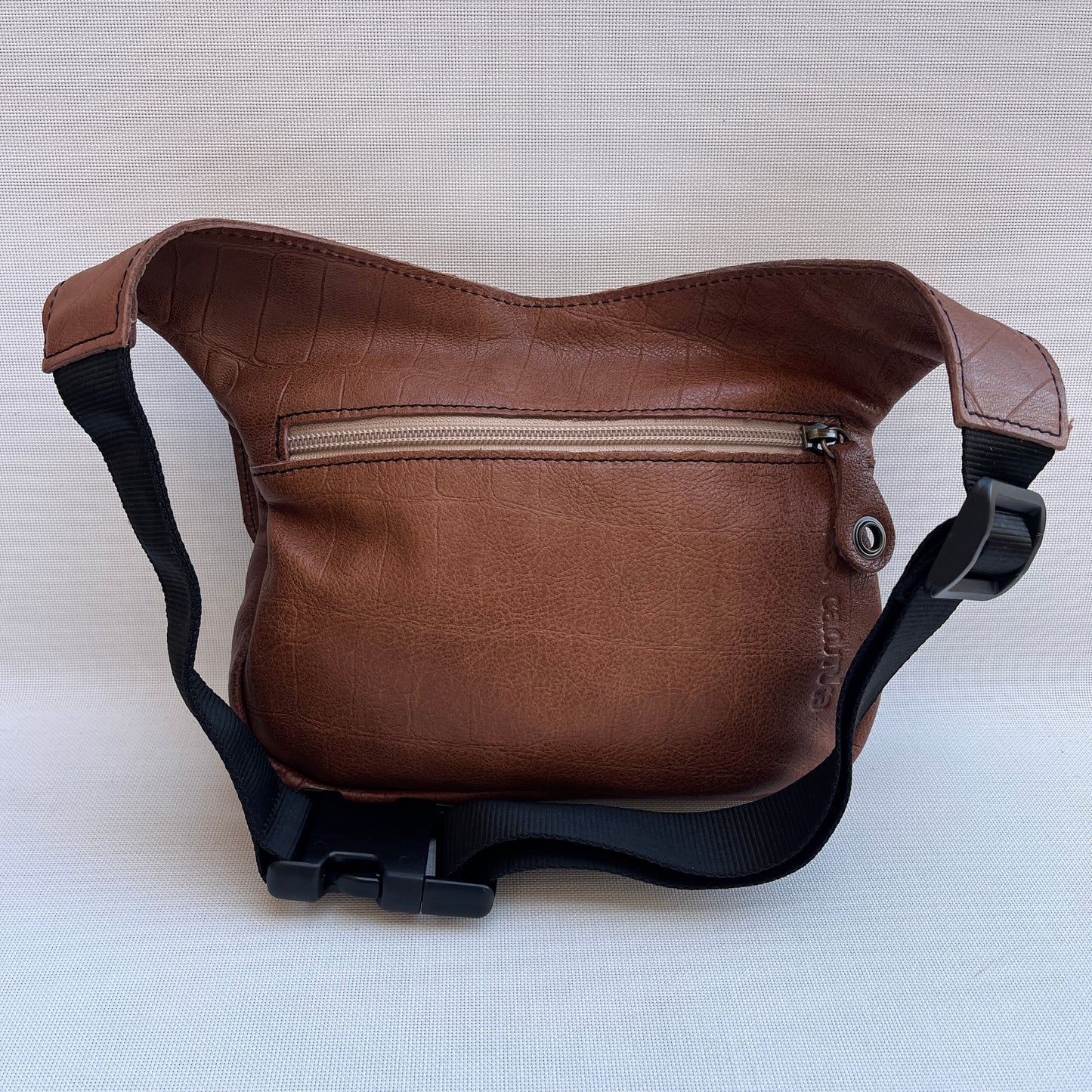 Special Brown Embossed · Piel natural BioCuir® · Pieza Única Núm. 13781