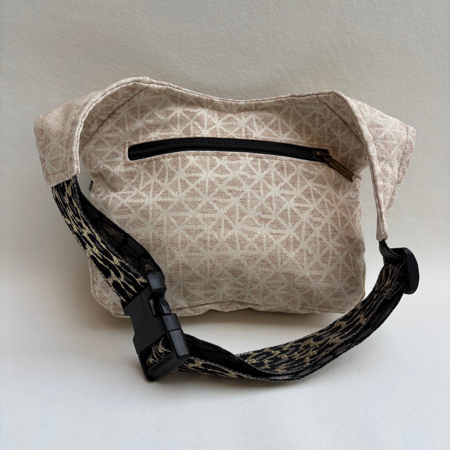 Riñonera "Special Geometric Top" · Impermeable + Bolsillo trasero extra · Pieza Única Núm. 19448