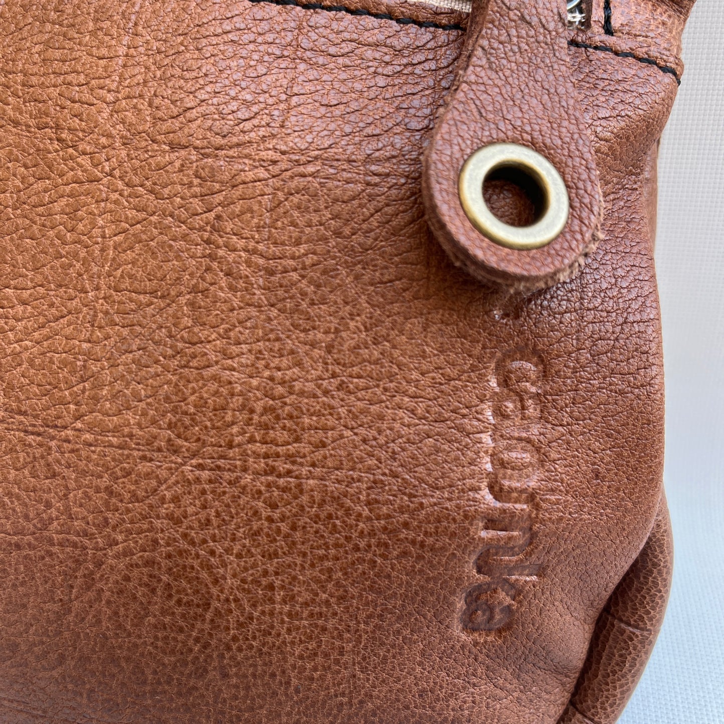 Special Brown Embossed · Piel natural BioCuir® · Pieza Única Núm. 13781