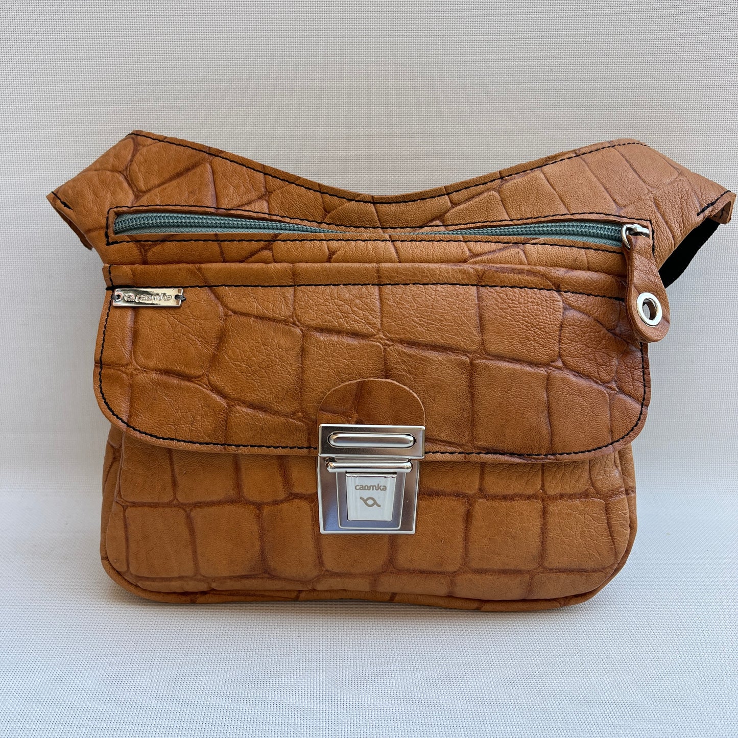 Special Brown Embossed · Piel natural BioCuir® · Pieza Única Núm. 13786