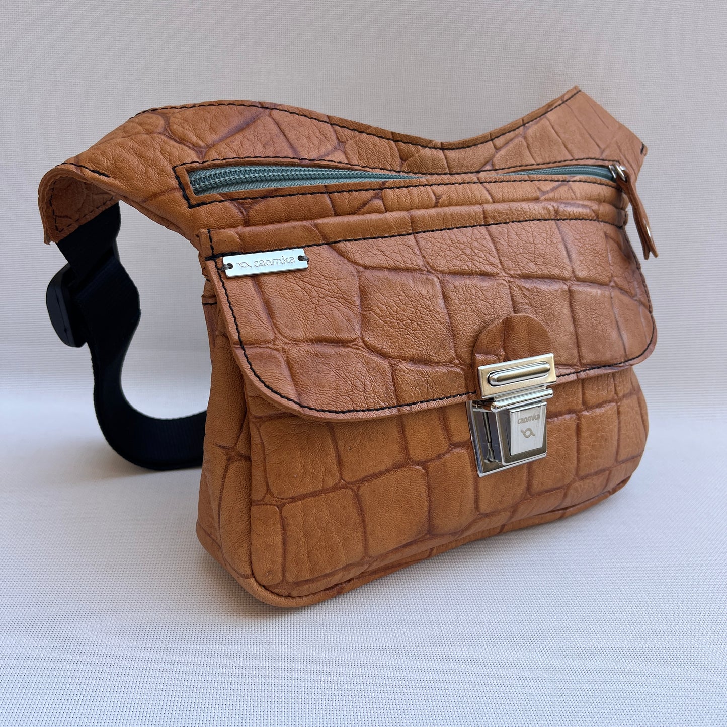 Special Brown Embossed · Piel natural BioCuir® · Pieza Única Núm. 13786